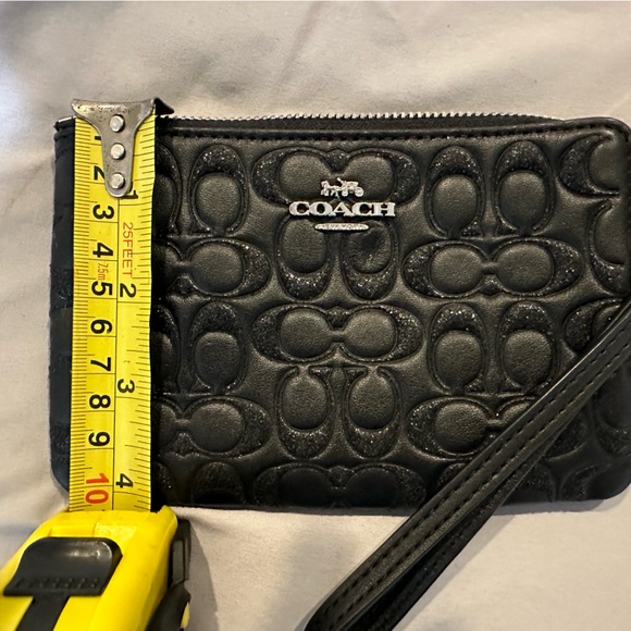 Coach corner zip wristlet with glitter signature - Picture 3 of 5